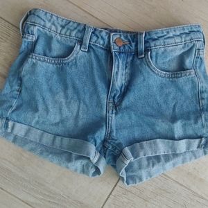 H&M blue denim shorts size 4 like new